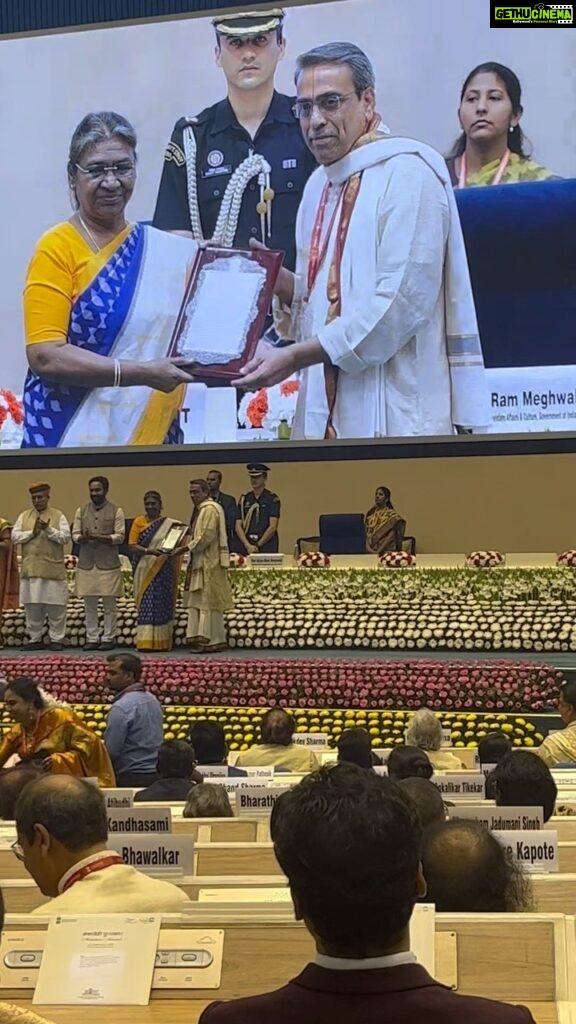 Dhanya Balakrishna Instagram - My father was conferred the SANGEET NATAK AKADEMI AWARD from the President of India in Vigyan Bhavan , Delhi earlier today for his contribution to Indian Classical Carnatic music . Proud moment for my family. 🥰🙏🏻✨💫 #blessed #blessedday #sangeetnatakakademi #ministryofculture