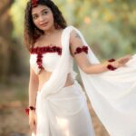 Dharsha Gupta Instagram – 🤍🤍
M&H- @vinotha_makeupartist
Costume- @sudhassignaturestudio
Floral decoration- @the_floral_pleats
Pic- @camerasenthil
Location- @keethhouse
@rrajeshananda