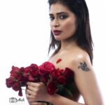 Dharsha Gupta Instagram - ❤️Happy Valentine's Day❤️ ❤️Luvvvvvvvb Uuuuuuuuu, who's ready to accept my Luvvvvvvvv❤️ M&H- @murugeshmakeup_hair Styling- @sen_smily_girl Decor- @grandsha_events Assi- @sharmi_nandha Pic- @sathish_photography49 Location- @arangaa.space