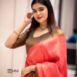 Dharsha Gupta Instagram - 🤎🩷உன்னை வெறுபவர்களுக்கு உன் புன்னகையால் பதிலளி🩷🤎 Saree - @new_india_boutique Jewelry- @sd_wholesale_jewelrys Pic- @sathish_photography49