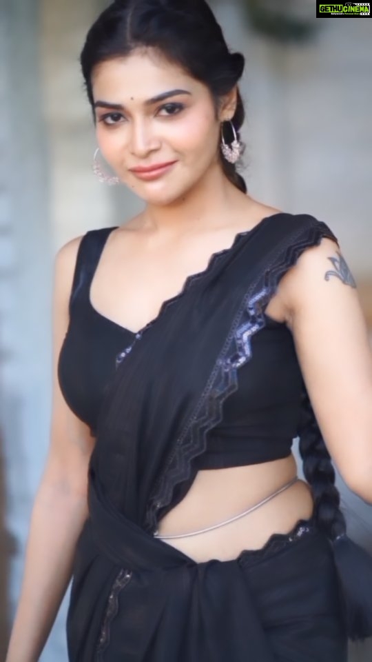 Dharsha Gupta Instagram - 🖤கருப்பு🖤 Hairstylist- @sri_bridal_artistry Costume- @sudhassignaturestudio Video- @raj_isaac_photography Video Edit- @mani_kumaran Location- @sodcoimbatore