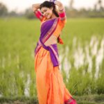 Dharsha Gupta Instagram - 🧡💜நீங்கள் இயற்கையை நெருங்கும்போது அதன் அழகை நீங்கள் ரசிப்பீர்கள்💜🧡 Costume- @ivalinmabia Pic- @dhanush__photography
