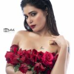 Dharsha Gupta Instagram - ❤️Happy Valentine's Day❤️ ❤️Luvvvvvvvb Uuuuuuuuu, who's ready to accept my Luvvvvvvvv❤️ M&H- @murugeshmakeup_hair Styling- @sen_smily_girl Decor- @grandsha_events Assi- @sharmi_nandha Pic- @sathish_photography49 Location- @arangaa.space