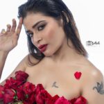 Dharsha Gupta Instagram - ❤️Happy Valentine's Day❤️ ❤️Luvvvvvvvb Uuuuuuuuu, who's ready to accept my Luvvvvvvvv❤️ M&H- @murugeshmakeup_hair Styling- @sen_smily_girl Decor- @grandsha_events Assi- @sharmi_nandha Pic- @sathish_photography49 Location- @arangaa.space