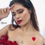 Dharsha Gupta Instagram - ❤️Happy Valentine's Day❤️ ❤️Luvvvvvvvb Uuuuuuuuu, who's ready to accept my Luvvvvvvvv❤️ M&H- @murugeshmakeup_hair Styling- @sen_smily_girl Decor- @grandsha_events Assi- @sharmi_nandha Pic- @sathish_photography49 Location- @arangaa.space