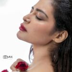 Dharsha Gupta Instagram – ❤️Happy Valentine’s Day❤️
❤️Luvvvvvvvb Uuuuuuuuu, who’s ready to accept my Luvvvvvvvv❤️
M&H- @murugeshmakeup_hair 
Styling- @sen_smily_girl 
Decor- @grandsha_events 
Assi- @sharmi_nandha 
Pic- @sathish_photography49 
Location- @arangaa.space