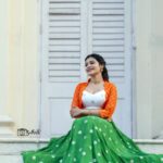 Dharsha Gupta Instagram - 🇮🇳 தேசத்தில் அன்பும் அமைதியும் நிறைந்து வழியட்டும் அனைவருக்கும் இனிய குடியரசு தின நல்வாழ்த்துக்கள்🇮🇳 Hairstylist- @seldonartistry Costume- @sudhassignaturestudio Jewelry- @new_ideas_fashions Pic- @sathish_photography49
