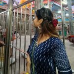 Dharsha Gupta Instagram - 🙏வெற்றிவேல் முருகனுக்கு அரோகரா! வீரவேல் முருகனுக்கு அரோகரா!'🙏 🙏May God bless all my chelmzzz🙏 அருள்மிகு பழனி ஆண்டவர் திருக்கோயில் சன்னதி