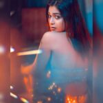 Dharsha Gupta Instagram – 🌟 கவலைகள் கரையட்டும். துன்பங்கள் தொலையட்டும். கடந்தவை அனைத்தும் மறைந்து‌. எண்ணங்கள் ஒளிரட்டும். வாழ்க்கை பல வண்ணங்களாக மாறட்டும். புன்னகை பூக்கட்டும். புது வருடத்தில் இல்லத்தில் இன்பம் பெருகட்டும். இனிய புத்தாண்டு நல்வாழ்த்துக்கள்🌟 
🌟Happy newyear my chellakutties🌟 
M&H- @murugeshmakeup_hair
Pic- @storiesbypreetham