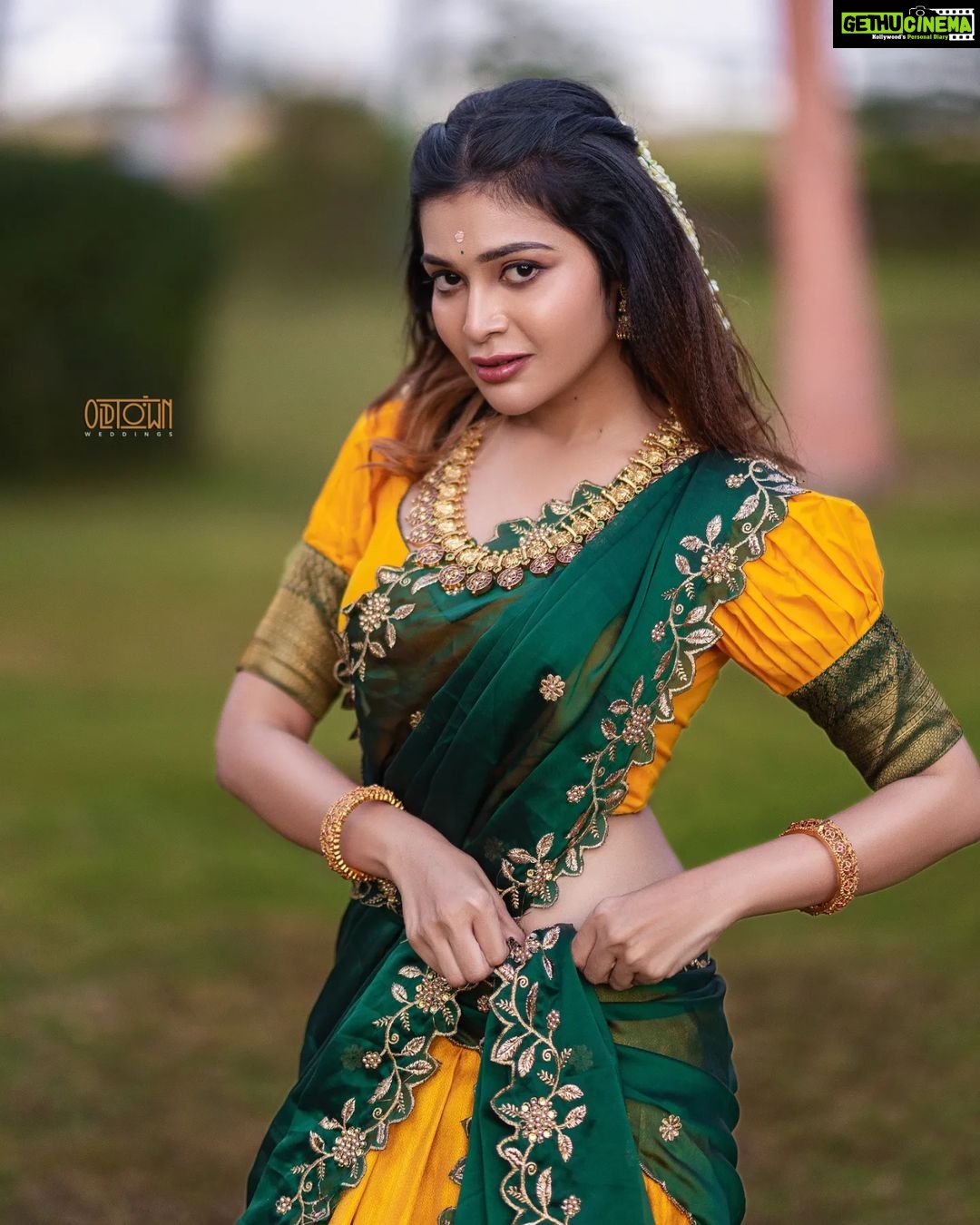 Dharsha Gupta Instagram - 🪔அன்பு பொங்க ஆசை பொங்க இன்பம் பொங்க இனிமை பொங்க என்றும் உங்கள் வீட்டில் மகிழ்ச்சி பொங்க பொங்கலோ பொங்கல் வாழ்த்துக்கள்🪔 Makeup- @abi_makeup_artist Hairstylist- @sri_bridal_artistry Costume- @aks_le_couturier Jewelry- @rani_bridals_coimbatore Pic- @oldtown_weddings Pic edit- @thejan__ Location- @theespottclub