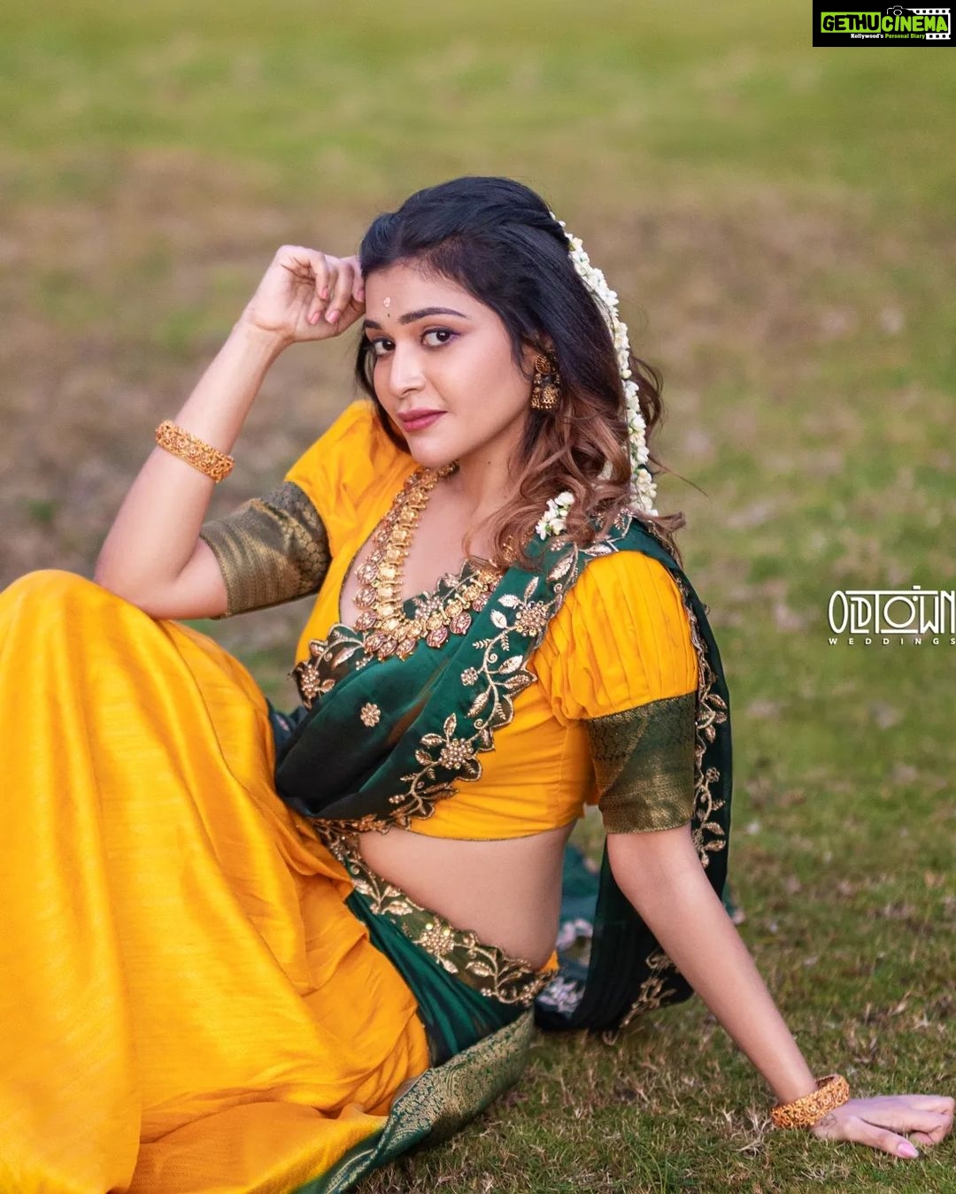 Dharsha Gupta Instagram - 🪔அன்பு பொங்க ஆசை பொங்க இன்பம் பொங்க இனிமை பொங்க என்றும் உங்கள் வீட்டில் மகிழ்ச்சி பொங்க பொங்கலோ பொங்கல் வாழ்த்துக்கள்🪔 Makeup- @abi_makeup_artist Hairstylist- @sri_bridal_artistry Costume- @aks_le_couturier Jewelry- @rani_bridals_coimbatore Pic- @oldtown_weddings Pic edit- @thejan__ Location- @theespottclub