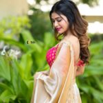 Dharsha Gupta Instagram – 💗அன்புடன் பேசுங்கள் அது உங்களை
அழகாக்கும்💗
M&H- @murugeshmakeup_hair
Costume- @sudhassignaturestudio
Pic- @_niki_photographyy