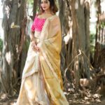 Dharsha Gupta Instagram – 💗அன்புடன் பேசுங்கள் அது உங்களை
அழகாக்கும்💗
M&H- @murugeshmakeup_hair
Costume- @sudhassignaturestudio
Pic- @_niki_photographyy