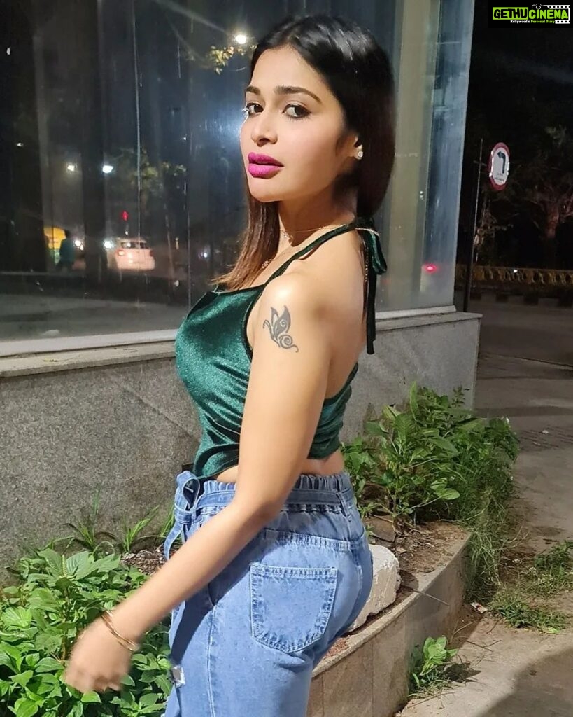 Dharsha Gupta Instagram - 💙Iravil Oru Pic💙 Banglore City
