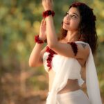 Dharsha Gupta Instagram – 🤍🤍
M&H- @vinotha_makeupartist
Costume- @sudhassignaturestudio
Floral decoration- @the_floral_pleats
Pic- @camerasenthil
Location- @keethhouse
@rrajeshananda