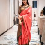 Dharsha Gupta Instagram – 🤎🩷உன்னை வெறுபவர்களுக்கு உன் புன்னகையால் பதிலளி🩷🤎
Saree – @new_india_boutique 
Jewelry- @sd_wholesale_jewelrys 
Pic- @sathish_photography49