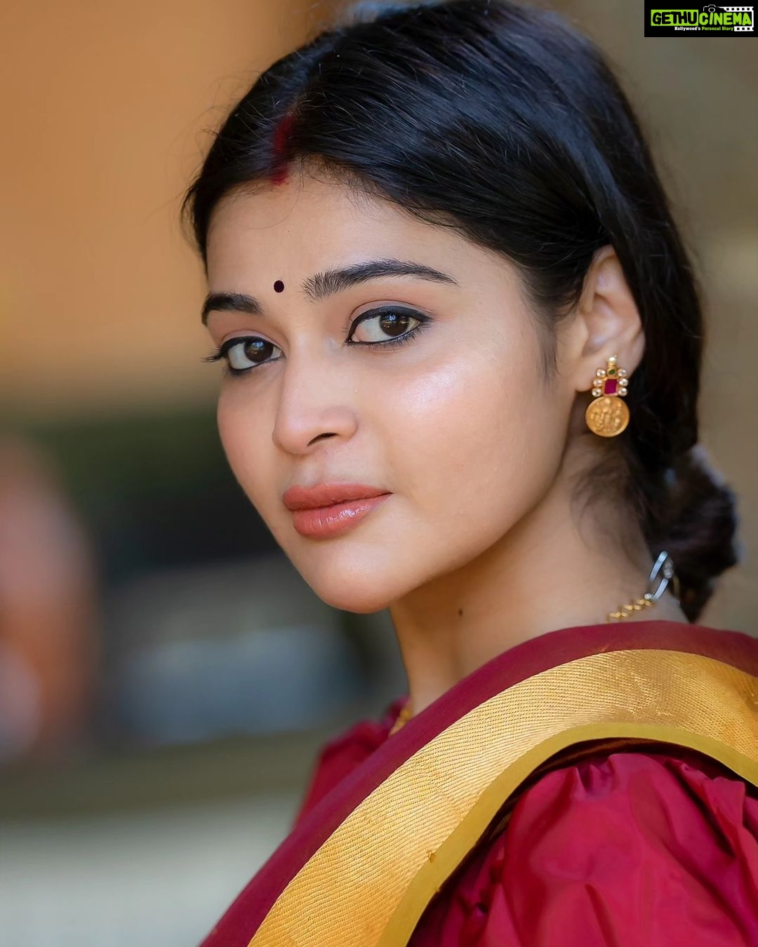 Dharsha Gupta Instagram - ❤️காத்திருக்கும் காதல் பொண்டாட்டி❤️ M&H, Styled by- @vinotha_makeupartist Pic- @camerasenthil Location- @keethhouse Keeth House
