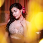 Dharsha Gupta Instagram - 🤍💜உங்கள் இலக்குகளை அடைவதிலிருந்து எதுவும் உங்களைத் தடுக்காது💜🤍 M&H - @tint_pro_artistry @rooba_hairstylist Sleeve designer- @afabricblaze Costume & jewelry- @rentyourfashion_ryf Pic- @riche_rich_1 @shutterbugstudiossalem