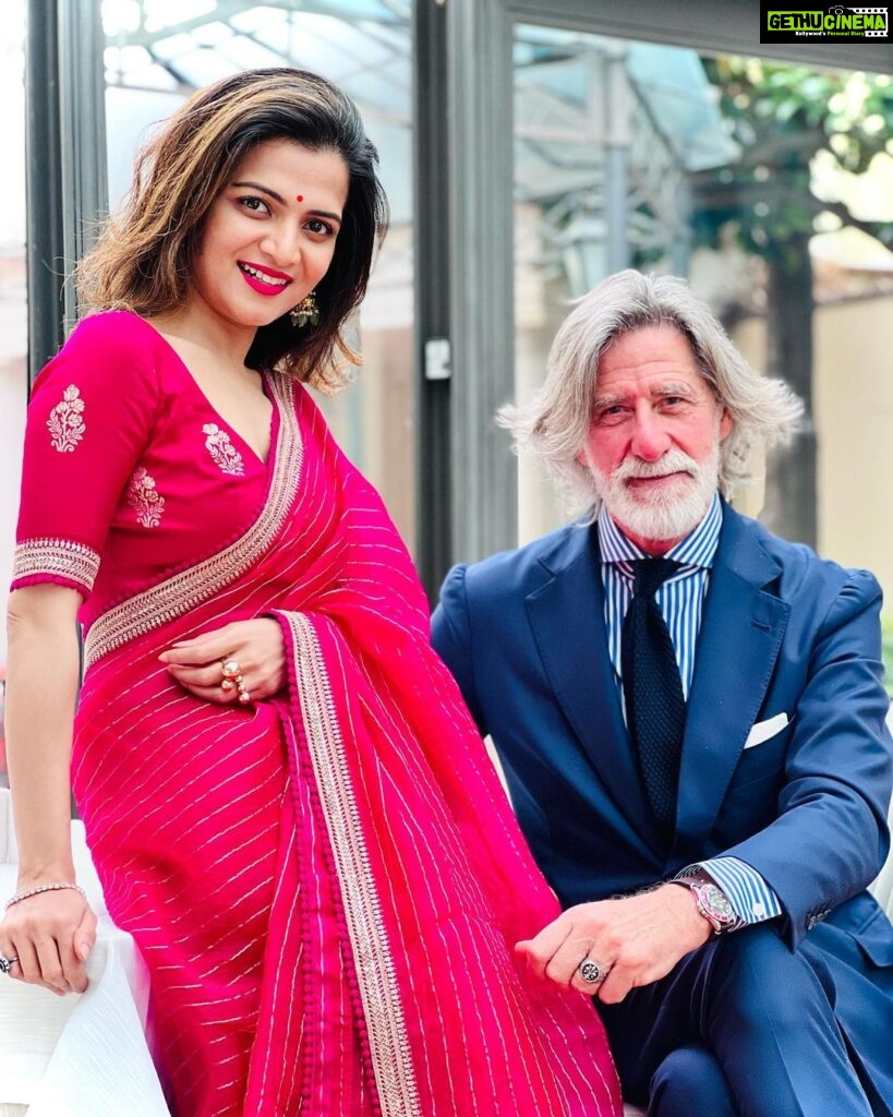 Dhivyadharshini Instagram - Truly an honour to meet this timeless legend @franz_1955 legendary Italian model from the beautiful city of Florence, town where #michelangelo and #leonardodavinci lived ❤️ Thnk you Mr.Franco for taking time to meet, humbled Best part of travelling is meeting such wonderful people. Thnk you @gtholidays.in #ddneelakandan #dhivyadharshini #franco #ddtravels #gtholidays #tourism #travel #italy #florence Saree @bespoke.dhishya Earring @mspinkpantherjewel @styling @shakthi_pradeep Firenze, Florence, Italy