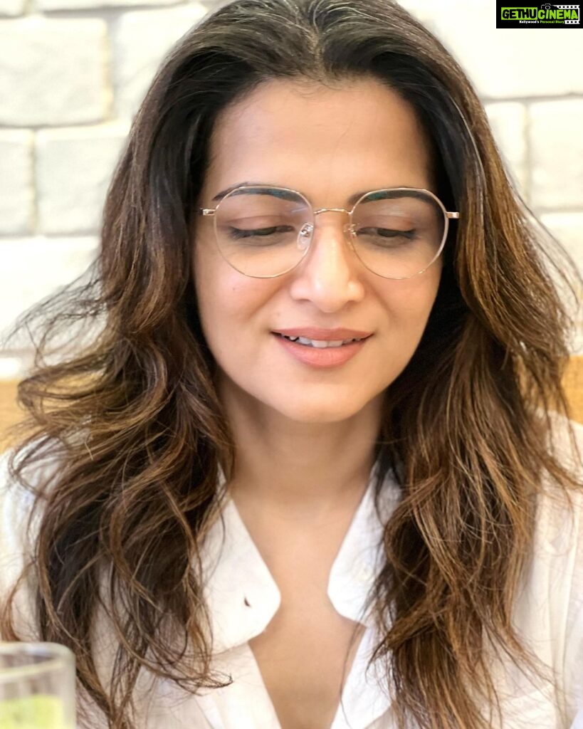 Dhivyadharshini Instagram - Beware these glasses can see through 🐂💩