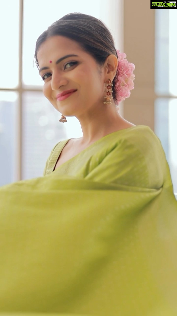 Dhivyadharshini Instagram - Malaysia has sooo many beautiful things to call it’s own and @varazeecreations sarees is one of them ❤️ Loved being the face of this look styled by @classypave who relentlessly made this brand on her own Shot by talented @thevenkatbala Make up @jastina_mua Saree @varazeecreations #ddneelakandan #varazeecreations #silksaree #styling Kuala Lumpur - KL