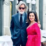 Dhivyadharshini Instagram – Truly an honour to meet this timeless legend @franz_1955 legendary Italian model from the beautiful city of Florence, town where  #michelangelo and #leonardodavinci lived ❤️
Thnk you Mr.Franco for taking time to meet, humbled 
Best part of travelling is meeting such wonderful people. Thnk you @gtholidays.in 
 

#ddneelakandan #dhivyadharshini #franco #ddtravels #gtholidays #tourism #travel #italy #florence 

Saree @bespoke.dhishya 
Earring @mspinkpantherjewel 
@styling @shakthi_pradeep Firenze, Florence, Italy