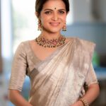 Dhivyadharshini Instagram - Ponniyin Selvan 2 audio launch look Thnk you God 🧿 Thnks @lyca_productions Subash anna @madrastalkies Mani sir and @suntv for this opportunity Some spl pics coming soon 🥹 Styling @shakthi_pradeep superb shakthi 🤗 Nose stud @bronzerbridaljewellery Bangles @fineshinejewels Make up @makeupibrahim Hair @hairstylists_vijayaraghavan Stunning photos @camerasenthil sir #ddstyles #ddneelakandan #ps2 #styling #saree #silksaree #fashion