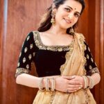 Dhivyadharshini Instagram - On the eve of women’s day I would love to say this, that I hosted a show where we threw 40 on a pedestal, where 40 was glorified, where 40 looked hot and we did a first of a kind show with pride ❤️ #MEENA40 was truly a one of it’s kind show where a woman at 40 was glorified, made to feel mainstream n celebrated. @behindwoodsofficial thank you for doing this to a heroine and making the difference (where it’s usually said heroine’s life is only for 10 years) Now Meena mam, @meenasagar16 what a career of 40 years you’ve had, as a heroine, ur dedication, ur perseverance, ur humility, ur talent is of Himalayan heights. How all the heroines came together to celebrate you speaks volumes. Spl thanks to them❤️ And @kalamaster_official the woman behind this thought and the one who made this happen by running post to post At the end of the show, I was soooo happy that I got to be a part of this first of it’s kind show, but definitely not the last Happy women’s day Costume @anjushankarofficial Make up @makeupibrahim Hair @hairstylists_vijayaraghavan Jewelery @mspinkpantherjewel Stylist @shakthi_pradeep #ddneelakandan #behindwoods #meena40 #meena #dhivyadharshini #womensday