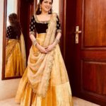 Dhivyadharshini Instagram - On the eve of women’s day I would love to say this, that I hosted a show where we threw 40 on a pedestal, where 40 was glorified, where 40 looked hot and we did a first of a kind show with pride ❤️ #MEENA40 was truly a one of it’s kind show where a woman at 40 was glorified, made to feel mainstream n celebrated. @behindwoodsofficial thank you for doing this to a heroine and making the difference (where it’s usually said heroine’s life is only for 10 years) Now Meena mam, @meenasagar16 what a career of 40 years you’ve had, as a heroine, ur dedication, ur perseverance, ur humility, ur talent is of Himalayan heights. How all the heroines came together to celebrate you speaks volumes. Spl thanks to them❤️ And @kalamaster_official the woman behind this thought and the one who made this happen by running post to post At the end of the show, I was soooo happy that I got to be a part of this first of it’s kind show, but definitely not the last Happy women’s day Costume @anjushankarofficial Make up @makeupibrahim Hair @hairstylists_vijayaraghavan Jewelery @mspinkpantherjewel Stylist @shakthi_pradeep #ddneelakandan #behindwoods #meena40 #meena #dhivyadharshini #womensday