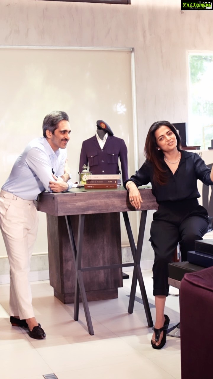 Dhivyadharshini Instagram - My dear boysss and men #ddstyles sply for you This time super styling tip oda vandiruken with Mr. Osman , Arumaiyana #menswear #bespoke Guru @osmanabdulrazak solunga how useful was this simple tip to give u more of #ddstyles for my dear Men/Boys Thnks again Osman ji @gabbana.life @osmanabdulrazak #ddstyles #osman #ddneelakandan