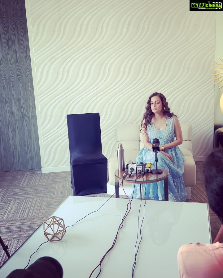 Dia Mirza Instagram - Attended a #IIFAAwards2023 @iifa press call to talk about the need to #BeatPlasticPollution and the opportunity to highlight the #SustainableDevelopmentGoals. Thank you to members of the press for giving us your time and attention 🙏🏻💚 Thank you @shombi.sharp for doing this with me 🙏🏻 Thank you @iifa for using your platform to help make a difference 🙌🏼 Outfit @ilovepero Shoes @melissashoesindia @sallyruchi HMU @shraddhamishra8 Styled by @theiatekchandaney #TravelingBottle #SDGs #ForPeopleForPlanet #ForNature @uninindia @unep @unsdgadvocates @timmins.andre @virafsarkari @sabbas_joseph Yas Island