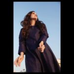 Dia Mirza Instagram - My kind of #MondayBlues in @makutextiles 💙🦋🌏 Styled by @theiatekchandaney Assisted by @jia.chauhan Make Up by @inherchair Hair by @tejisinghofficial Managed by @exceedentertainment @shruti8711 Photo by @abheetgidwani #SustainableClothing #VocalForLocal #HandcraftedInIndia #MadeInIndia Bandra World of Storytellers