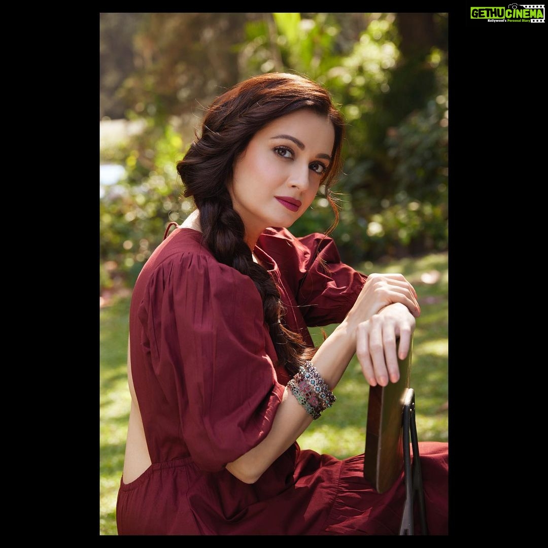 Dia Mirza Instagram - “Who.Are.You?” - Lewis Caroll, Alice In Wonderland Outfit @cord.in Bangles @silverstreakstore Styled by @theiatekchandaney Assisted by @jia.chauhan Make up by @inherchair Hair by @tejisinghofficial Managed by @exceedentertainment @shruti8711 Photo by @abheetgidwani #SustainableClothing #HandMadeInIndia #VocalForLocal Bandra World of Storytellers