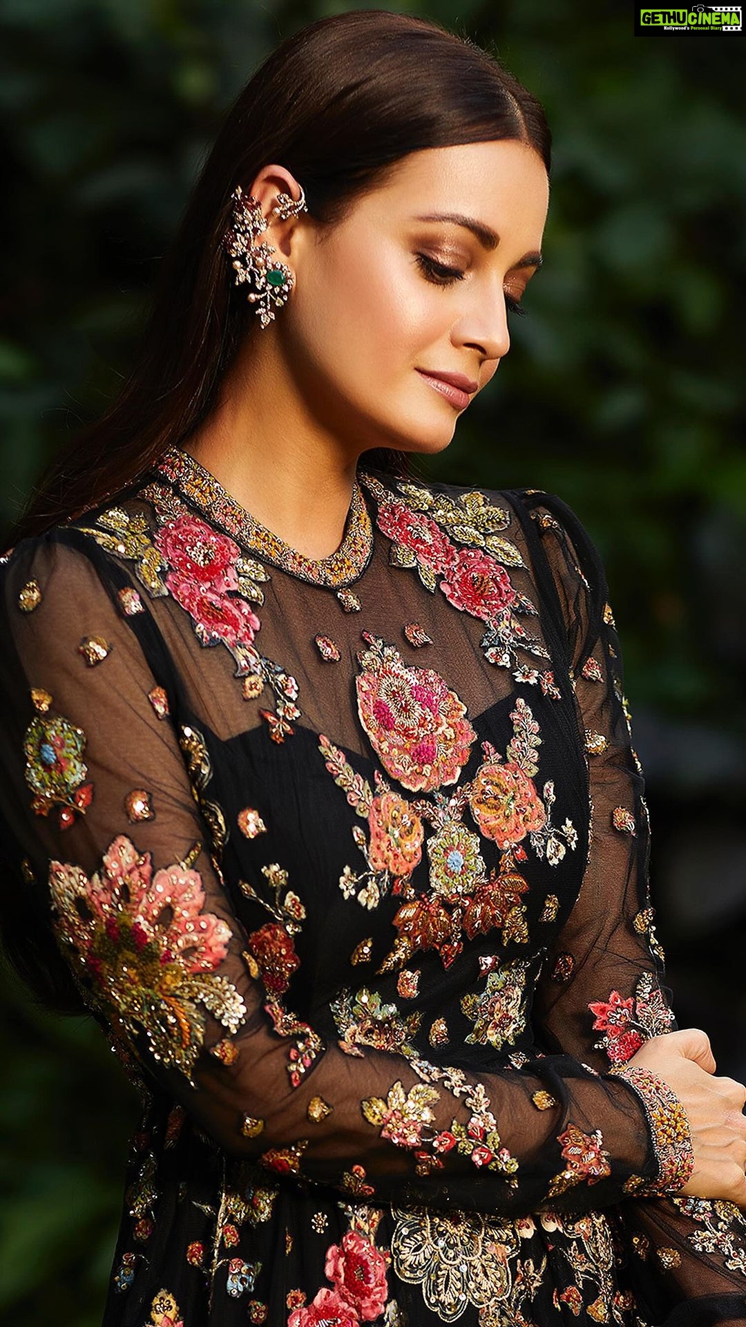 Dia Mirza Instagram - #VocalForLocal at the @nmacc.india opening night ❤️ #NMACC #TheGreatIndianMusical #NitaMukeshAmbaniCulturalCentre Outfit @ri_ritukumar Earrings @khannajewellerskj Hair @tejisinghofficial Styled by @theiatekchandaney Photos by @shivamguptaphotography