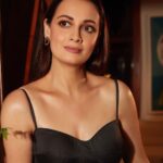 Dia Mirza Instagram - Agar aaina humein apne charitre ka ahsaas dilaye toh dekhna kitna mushkil ho jaayein? Have you watched #Bheed yet? In cinemas now 🕊️❤️ Outfit @anitadongre Earrings @silverstreakstore Styled by @theiatekchandaney Assisted by @jia.chauhan HMU @shraddhamishra8 Photos by @shivamguptaphotography Managed by @shruti8711 @exceedentertainment Bandra World of Storytellers