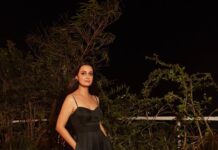 Dia Mirza Instagram - Agar aaina humein apne charitre ka ahsaas dilaye toh dekhna kitna mushkil ho jaayein? Have you watched #Bheed yet? In cinemas now 🕊️❤️ Outfit @anitadongre Earrings @silverstreakstore Styled by @theiatekchandaney Assisted by @jia.chauhan HMU @shraddhamishra8 Photos by @shivamguptaphotography Managed by @shruti8711 @exceedentertainment Bandra World of Storytellers