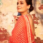 Dia Mirza Instagram - #BheedInCinemasMarch24 Promotions for #Bheed in this hand crafted @anavila_m saree 😍 “Boond being an integral part of prints and pattern of dabu block prints. This is a new interpretation of the circle as a motif seen in flowers, stars, rain drops, grains and many other daily life objects. These little circles come together to form one of a kind pattern in Red, peach & ivory colors. The technique is double dabu.” Jewellery @silverstreakstore Styled by @theiatekchandaney MUH @shraddhamishra8 Photos by @shivamguptaphotography Managed by @shruti8711 @exceedentertainment #SustainableSaree #SustainableFashion #HandMadeInIndia #VocalForLocal
