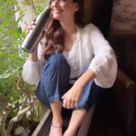 Dia Mirza Instagram - Always drink water and mind my business 🙃🌏🦋 #TravelingBottle #BeatPlasticPollution #BringYourOwnBottle #RefuseSingleUsePlastics #ClearAir #CleanSeas #ForNature #SDGs #ForPeopleForPlanet #TrendingReels #reelsinstagram
