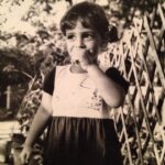 Dia Mirza Instagram - I must have been 4 years old when Chaandmiyan started working with our family. It was his responsibility to take me to school and bring me back. His autorikshaw was my safe space. He had 4 daughters and my family trusted him with my care. I would often accompany him to the bazaar where he would let me help him pick fruits and vegetables from the cart. After they had been weighed and paid for he would let me plant them in the basket i would carry with me. This was our favourite activity together… He would regale me with stories of his daughters and my first performance to ‘mere hathon mein nau nau choodiyan hain’ was at his daughters wedding… so many memories are rushing back today as i heard the news of his passing on. He lived with a deep sense of loyalty and duty and cared so deeply for our family. I will always remember him with gratitude and love 🙏🏻🕊️🦋