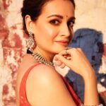 Dia Mirza Instagram - #BheedInCinemasMarch24 Promotions for #Bheed in this hand crafted @anavila_m saree 😍 “Boond being an integral part of prints and pattern of dabu block prints. This is a new interpretation of the circle as a motif seen in flowers, stars, rain drops, grains and many other daily life objects. These little circles come together to form one of a kind pattern in Red, peach & ivory colors. The technique is double dabu.” Jewellery @silverstreakstore Styled by @theiatekchandaney MUH @shraddhamishra8 Photos by @shivamguptaphotography Managed by @shruti8711 @exceedentertainment #SustainableSaree #SustainableFashion #HandMadeInIndia #VocalForLocal