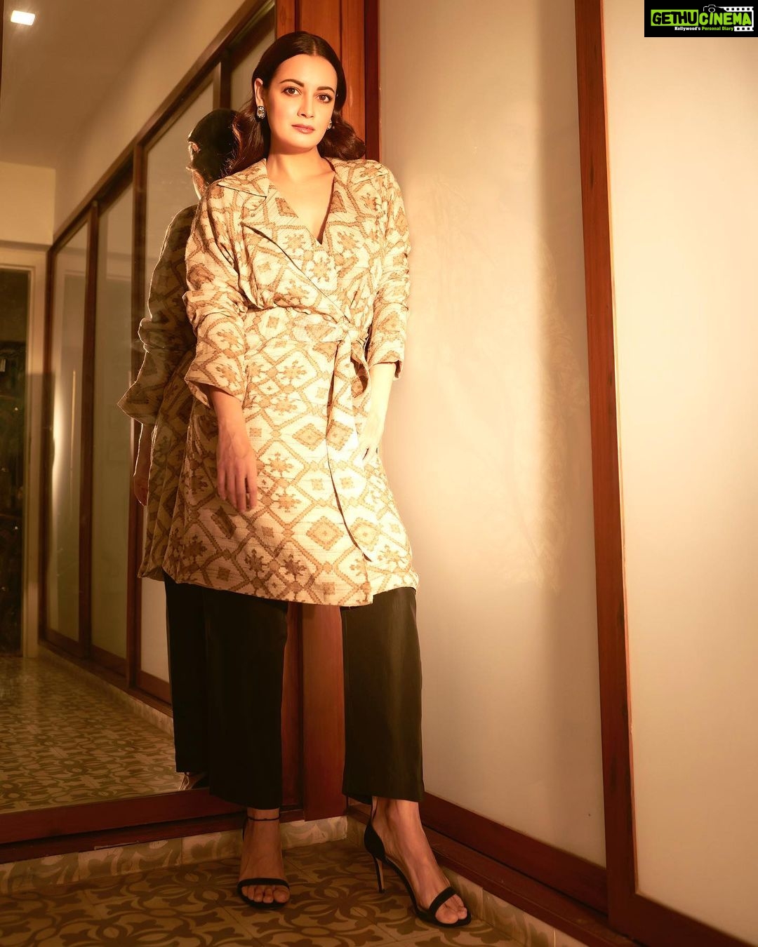 Dia Mirza Instagram - Work mode in @abrahamandthakore and @isharya ππ¦ππ» #SustainableFashion Styled by @theiatekchandaney Assisted by @jia.chauhan HMU @shraddhamishra8 Photos by @shivamguptaphotography Mumbai, Maharashtra