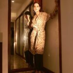 Dia Mirza Instagram - Work mode in @abrahamandthakore and @isharya 💚🦋🌏🌻 #SustainableFashion Styled by @theiatekchandaney Assisted by @jia.chauhan HMU @shraddhamishra8 Photos by @shivamguptaphotography Mumbai, Maharashtra