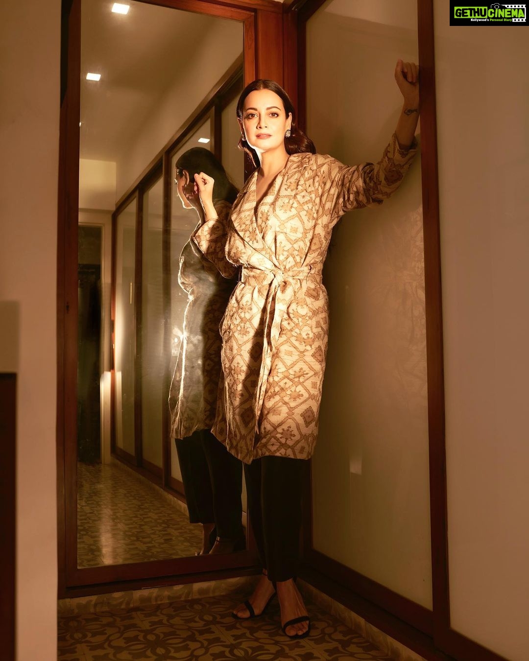 Dia Mirza Instagram - Work mode in @abrahamandthakore and @isharya ππ¦ππ» #SustainableFashion Styled by @theiatekchandaney Assisted by @jia.chauhan HMU @shraddhamishra8 Photos by @shivamguptaphotography Mumbai, Maharashtra