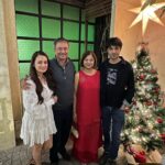 Dia Mirza Instagram - So grateful for all the Santa’s in our life 🎅🏾🤗❤️🎄 Merry Christmas everyone! With all our love from ours to yours. Wish you love, light and boundless joy! #SunsetKeDivane @vaibhav.rekhi Mumbai, Maharashtra