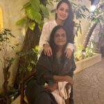 Dia Mirza Instagram - So grateful for all the Santa’s in our life 🎅🏾🤗❤️🎄 Merry Christmas everyone! With all our love from ours to yours. Wish you love, light and boundless joy! #SunsetKeDivane @vaibhav.rekhi Mumbai, Maharashtra
