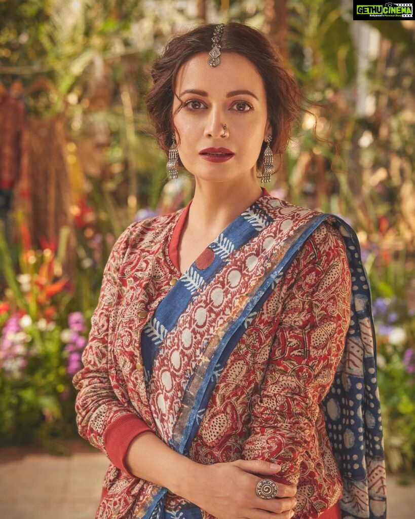 Dia Mirza Instagram - Haven’t been to work a single day in the last decade. Every work day has felt like a holiday 🙃 Making joy is easy when you are surrounding by good people driven by passion and purpose. New campaign for @taavi_ felt so good! #sustainableclothing #handcraftedinindia Shot by @rohanshrestha 🐯🤗 Make up by @thevipulbhagat 💖 Hair by @tejisinghofficial 🦋 Styled by @theiatekchandaney 🥰 Assisted by @ayushijain.18 Managed by @shruti8711 @exceedentertainment 🙌🏼🌏 Available at @myntra and in stores 💃🏻 India