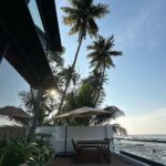 Dia Mirza Instagram - Monday mood ☀️💛🌻 #TakeMeBack @vaibhav.rekhi #SunsetKeDiVane Goa