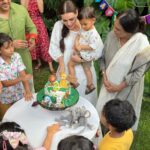 Dia Mirza Instagram - Zero waste, zero plastic birthday. Because what’s good for our children is good for the planet 🌏🐯🕊️💚 Thank you @greenmyna for helping us make this a #ZeroWaste birthday 🙌🏼 @ashwin_malwade @agwl_nupur Wet waste : 23 kgs Coconut Shells : 15 kgs Dry waste : 5 kgs Wet waste comprised mainly of kitchen waste , banana leaves. Coconut shells were sent for drying and processing to make coco peat. Dry waste mainly comprising of some paper cups was sent for recycling. Thank you @eksaathfoundation for growing trees in our children’s names 🌳#UrbanAfforestation Thank you @aradhana_nagpal for you gentle generosity 💛 The kids LOVED the tiger lanterns and their #sustainable return gifts. Thank you @cupable.india for the reusable cups 🙏🏻🙌🏼 Thank you @freishia Maasi for encouraging us to share our #SustainableBirthdayParty 🦋 #BeatPlasticPollution #NoPlasticIsFantastic #SDGs #ForPeopleForPlanet #ClimateAction #SunsetKeDivane #LIFE #BackToBasics #ConsumeLess #WasteLess #BalloonsArePlastic #SoNoToBalloons @vaibhav.rekhi @samairarekhi @deepamirza @rekhi.poonam Song by @heyimrenee 💖 @beco.india helping me keep it sustainable always!