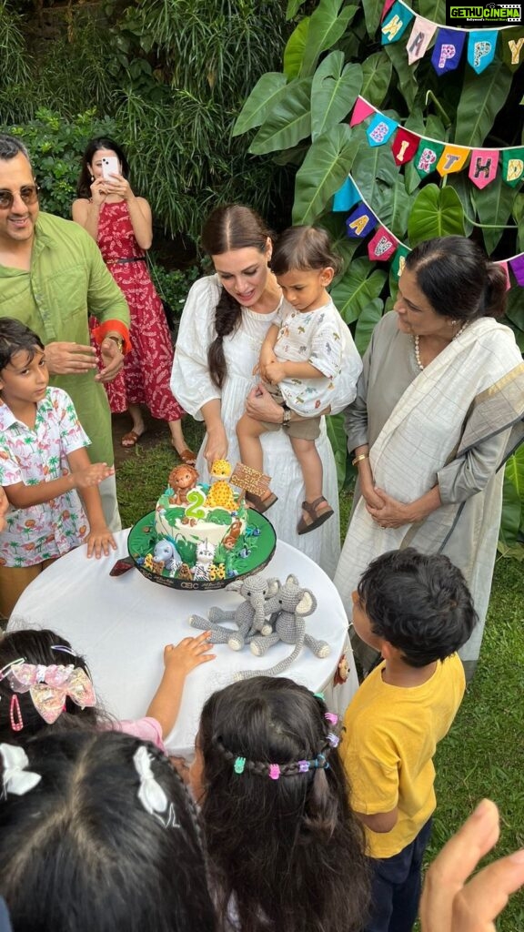 Dia Mirza Instagram - Zero waste, zero plastic birthday. Because what’s good for our children is good for the planet 🌏🐯🕊️💚 Thank you @greenmyna for helping us make this a #ZeroWaste birthday 🙌🏼 @ashwin_malwade @agwl_nupur Wet waste : 23 kgs Coconut Shells : 15 kgs Dry waste : 5 kgs Wet waste comprised mainly of kitchen waste , banana leaves. Coconut shells were sent for drying and processing to make coco peat. Dry waste mainly comprising of some paper cups was sent for recycling. Thank you @eksaathfoundation for growing trees in our children’s names 🌳#UrbanAfforestation Thank you @aradhana_nagpal for you gentle generosity 💛 The kids LOVED the tiger lanterns and their #sustainable return gifts. Thank you @cupable.india for the reusable cups 🙏🏻🙌🏼 Thank you @freishia Maasi for encouraging us to share our #SustainableBirthdayParty 🦋 #BeatPlasticPollution #NoPlasticIsFantastic #SDGs #ForPeopleForPlanet #ClimateAction #SunsetKeDivane #LIFE #BackToBasics #ConsumeLess #WasteLess #BalloonsArePlastic #SoNoToBalloons @vaibhav.rekhi @samairarekhi @deepamirza @rekhi.poonam Song by @heyimrenee 💖 @beco.india helping me keep it sustainable always!