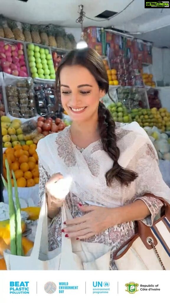Dia Mirza Instagram - Over 5 trillion plastic bags are used world wide each year. Plastic has made it’s way into human organs, breast milk and placenta… Human health is at risk because of mismanaged plastic waste and a rise in plastic consumption. A good way to be a #solutiontoplasticpollution is to refuse all #singleuseplastics including single use #plasticbags. Buy unpackaged, seasonal and local vegetables and fruits to #BeatPlasticPollution. Changing our habits will go a long way! Let’s come together to ensure we restore the health of our planet and people 💙🦋🌏🕊️ #SDGs #ForPeopleForPlanet #GlobalGoals #ForNature #ClimateAction @unep @uninindia @unsdgadvocates @unitednations @undp Creative by @freishia Outfit @taavi_ 🙏🏻 India